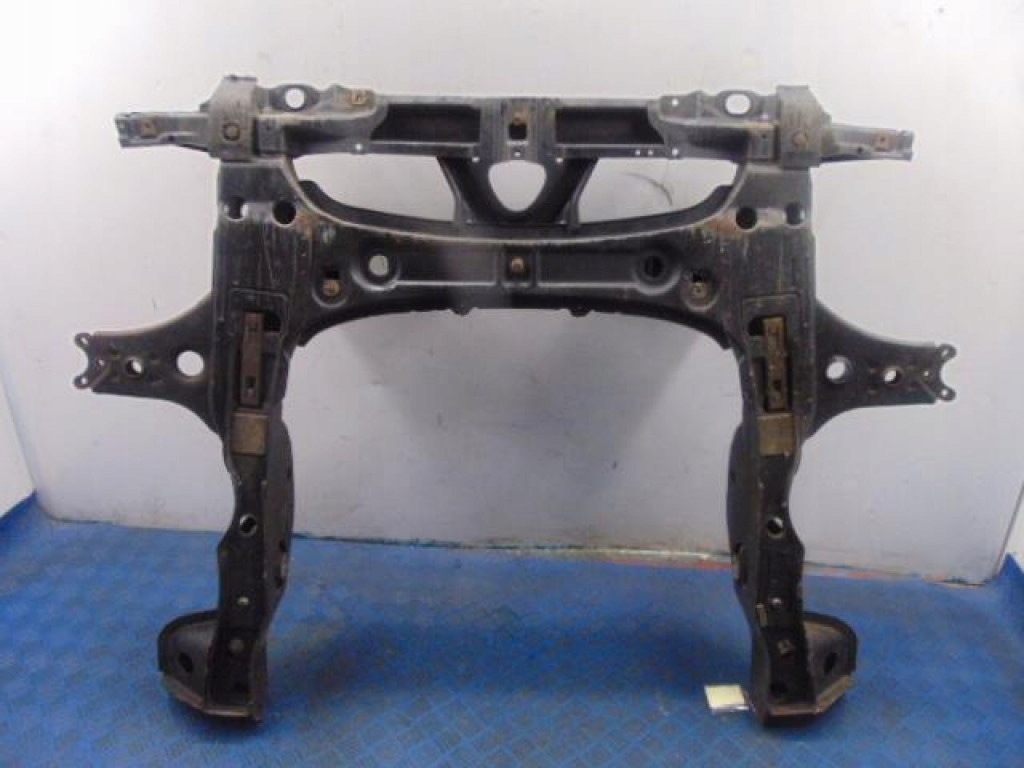 Mercedes w169 подрамник двигателя Оригинал