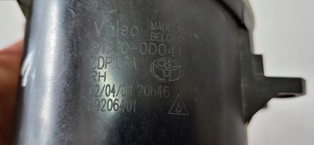 фото №15, Противотуманная фара toyota правый aygo avensis t27 verso lexus rx yaris iq 81210-0d041