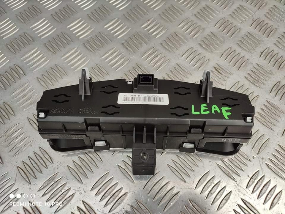 фото №2, Nissan leaf i дисплей