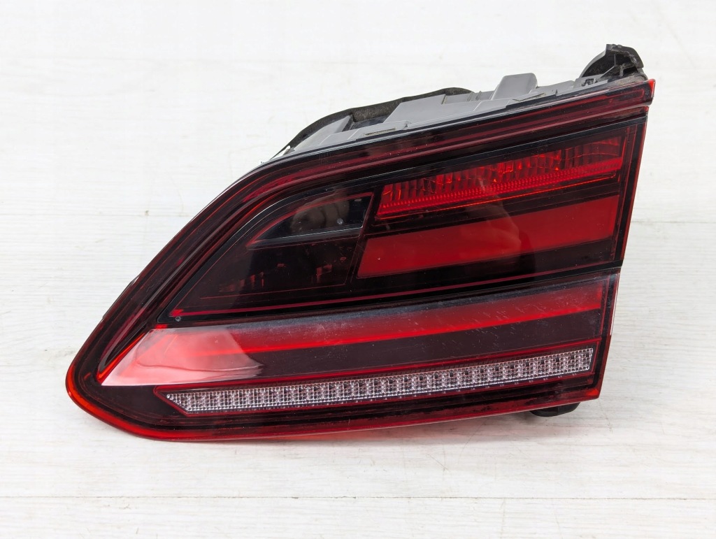 Купить Лампа правый задняя правая задняя led vw passat b8