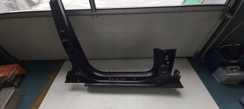 фото №1, Audi a5 8t8809848 блок двигателя порог правый перед