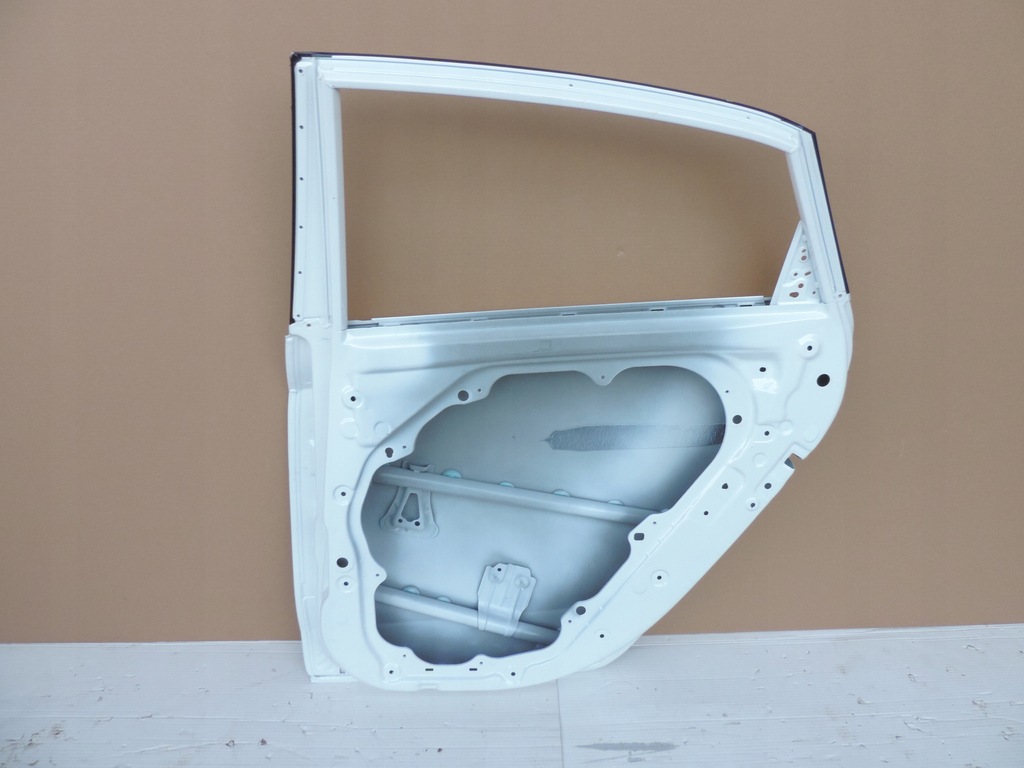 фото №9, Hyundai i30 ii 2012 2013 hb 5d двері праве задня