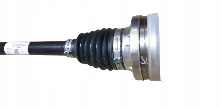 фото №4, Привідний вал ліва 3q0407271ar passat b8 1.6 tdi