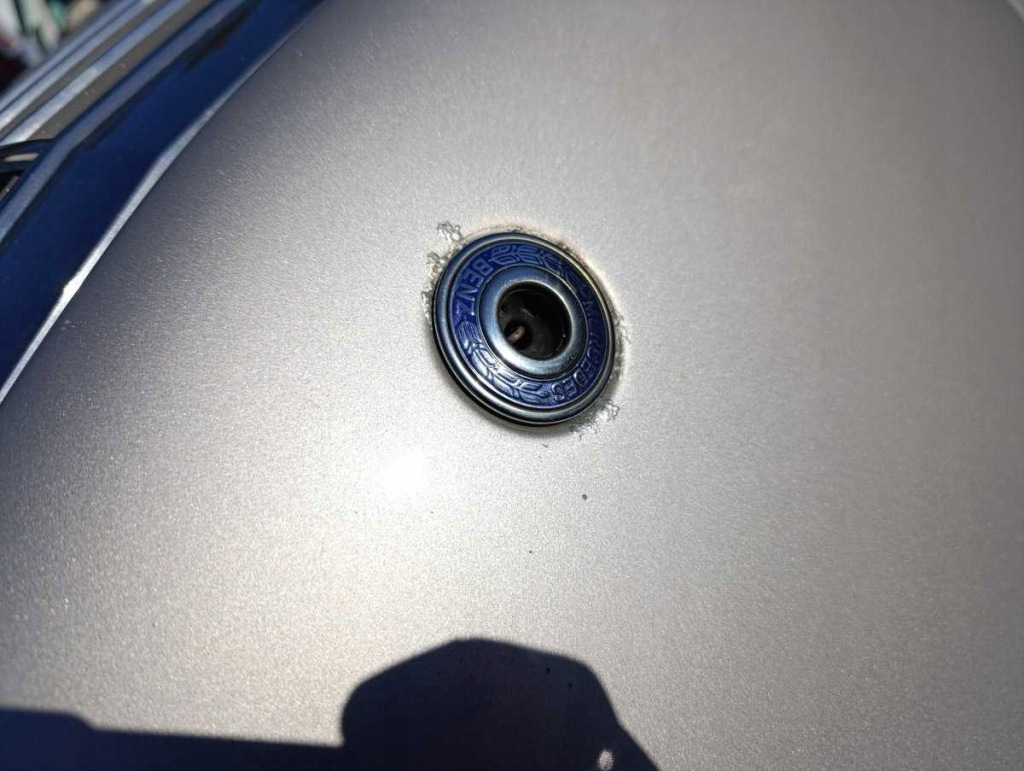 Mercedes e klasa w211 капот c744 Киев