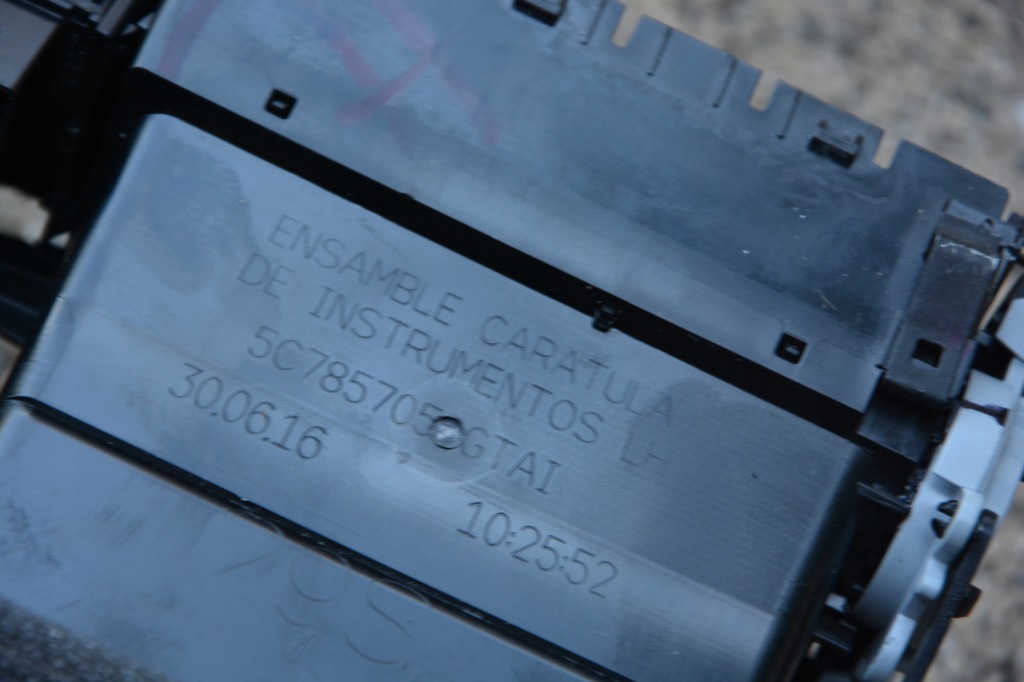 фото №9, Решётка обдув средняя vw jetta 5c7819728