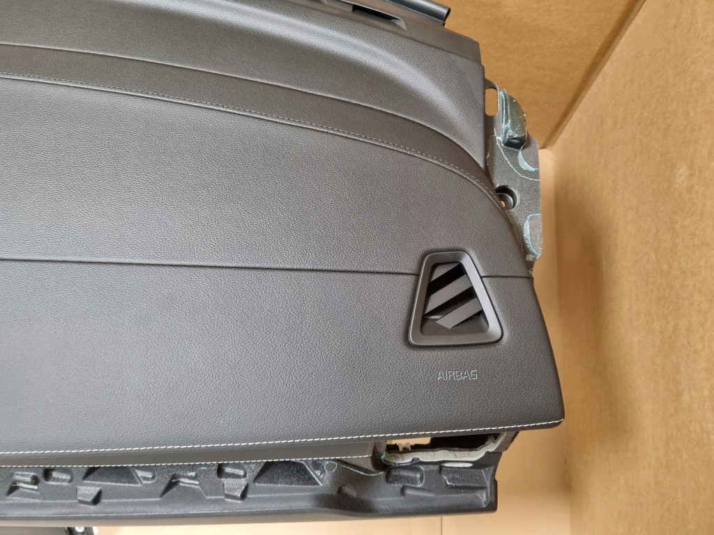 Volvo xc60 2 приборная панель кожа панель  оригинал подушка безопасности водитель пассажир коленный Недорого