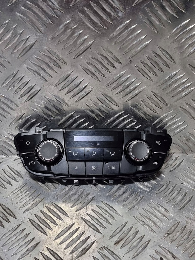фото №1, Opel insignia a 2012 панель кондиціонера