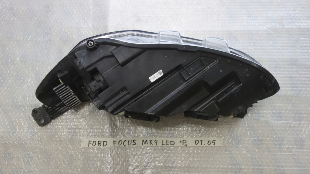 Фара звичайна правий led ford focus mk4 Оригінал