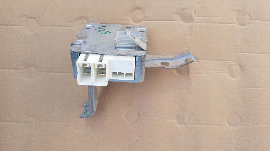 фото №1, Toyota avensis t25 03-08 модуль усилителя