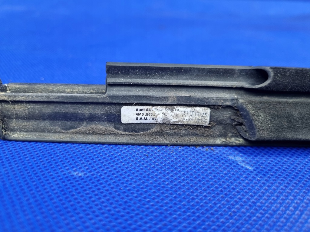 фото №8, Audi q7 / sq7 молдинг ущільнювач передньої правої скло оригінал 4m0853284