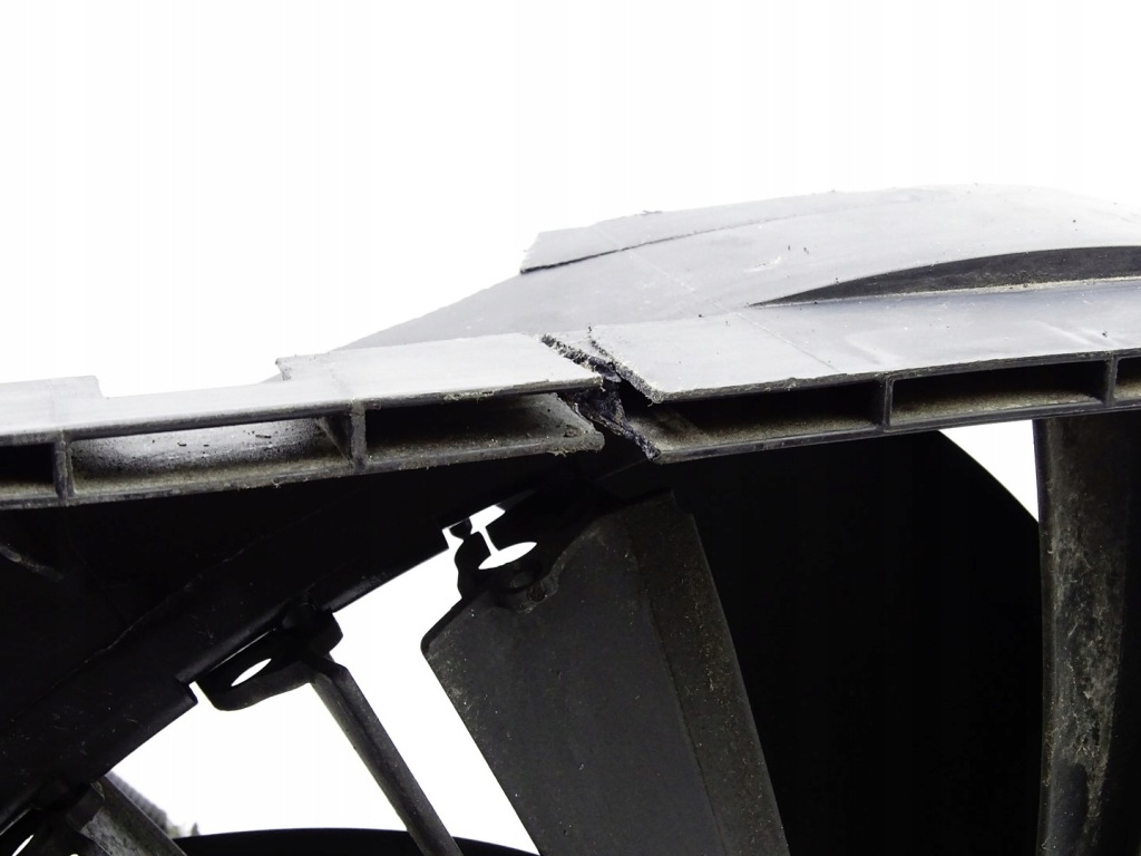 Вентилятор радіатора mercedes c w204 e w212 cls w218 2049061403 Ціна