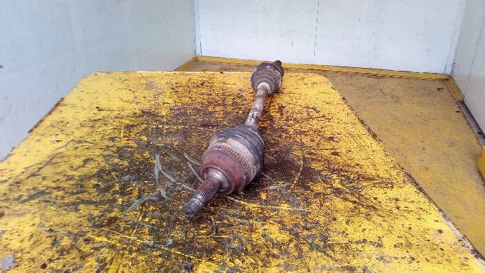 Приводной вал левое  задняя 3d land rover freelander 2,0d Доставка