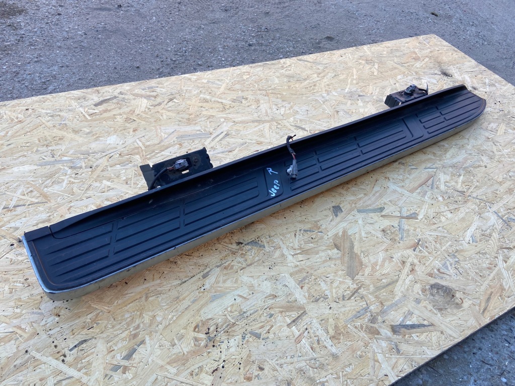 фото №1, Jeep wrangler rubicon підніжка поріг боковий правий молдинг поріг 2023r