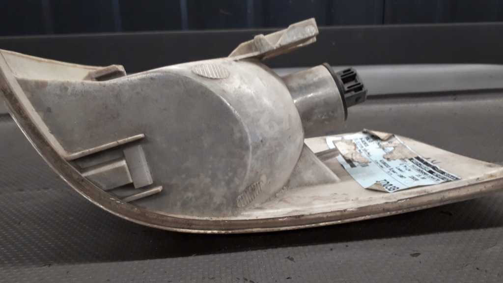 фото №10, 9126617 поворотник правый перед volvo 960 s90 v90