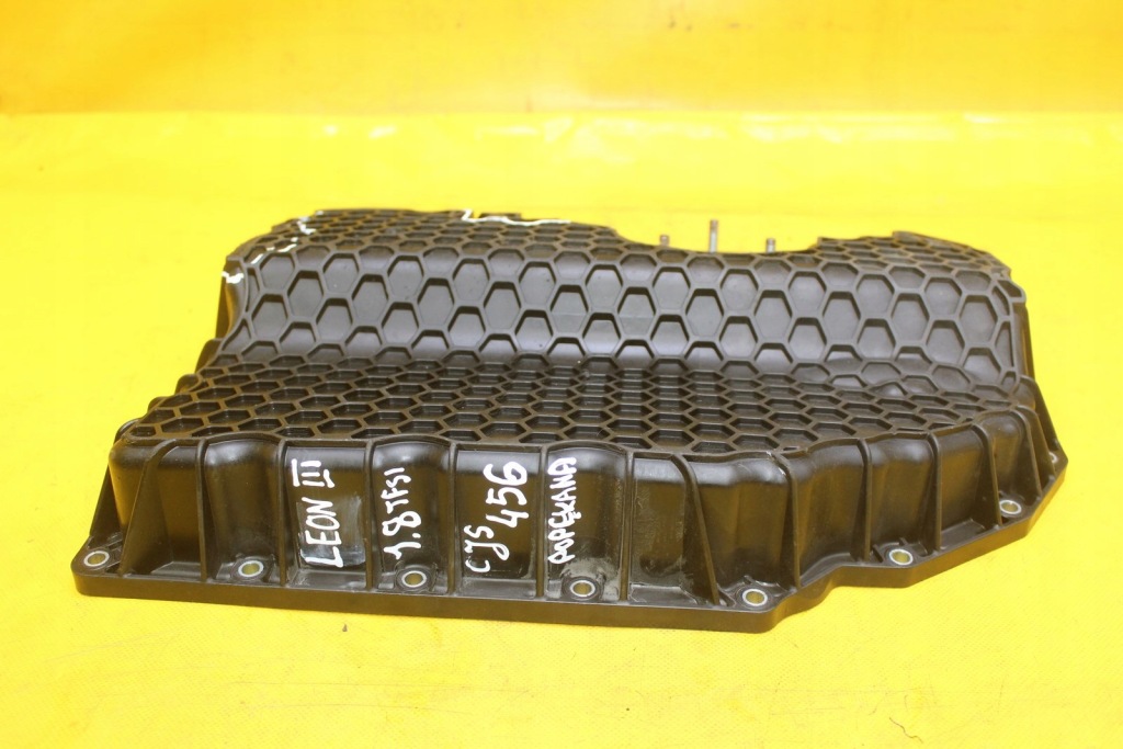Поддон масляная seat leon 3 audi 1.8 tfsi cjs 06k103598n с Разборки