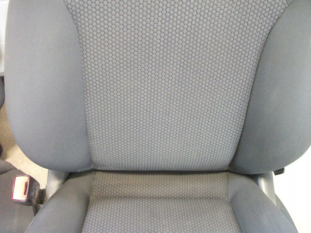 фото №9, Сиденья заднее сиденье обшивки audi a1 3d 8x салон середина
