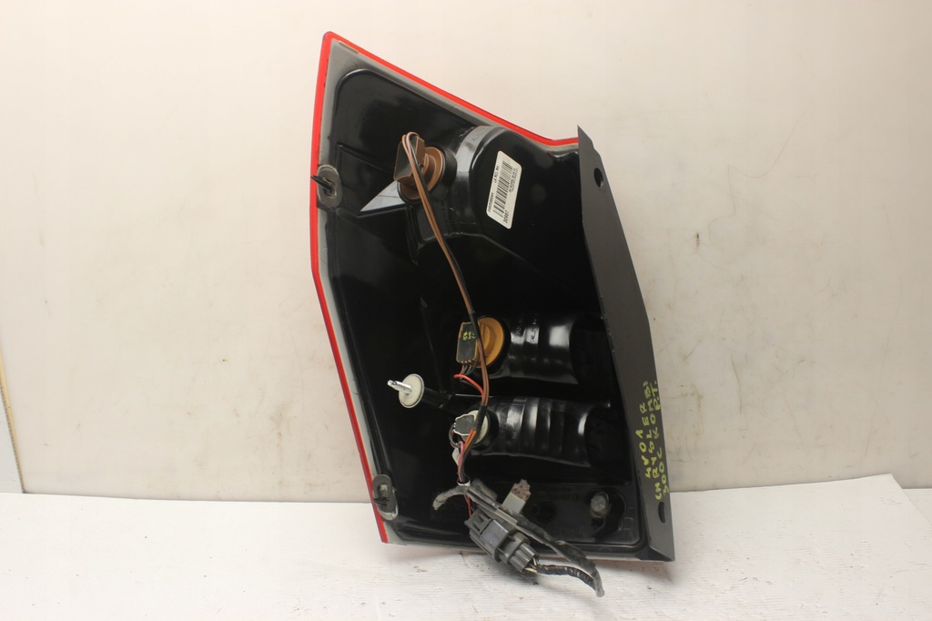 фото №7, Лампа правый задняя chrysler 300 i 300c kombi 2006r-