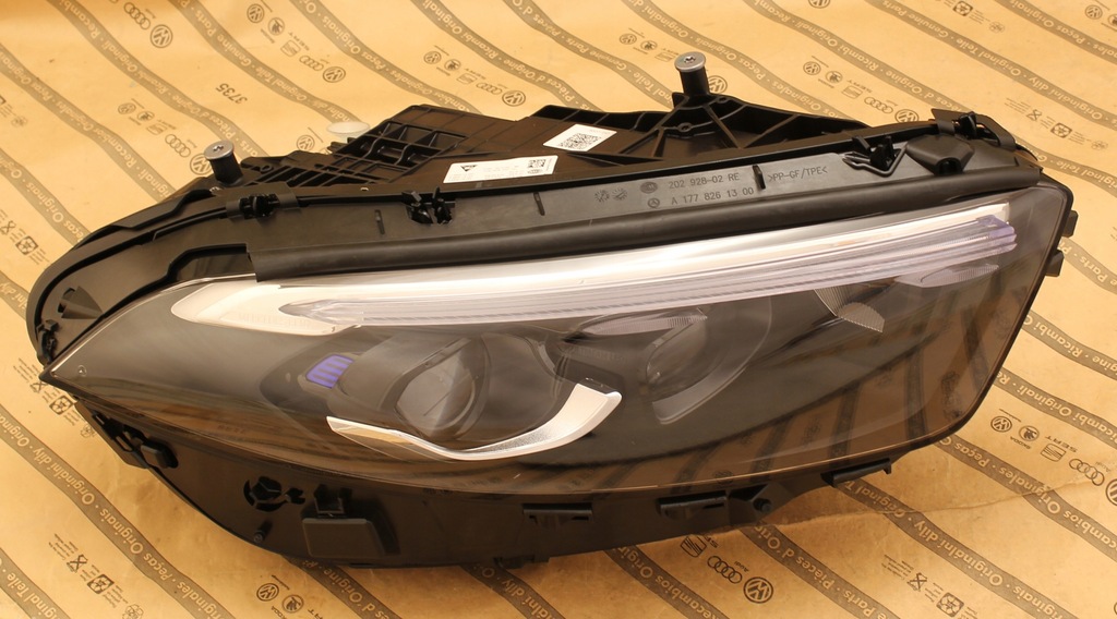 фото №1, Mercedes a-klasa w177 fl lift 23+ лампа full led multibeam