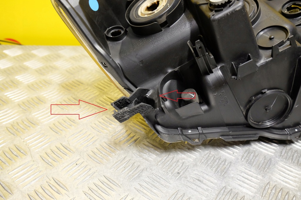 фото №12, Toyota tacoma 2016- фара лампа обычная линзованная bez led светлая l usa