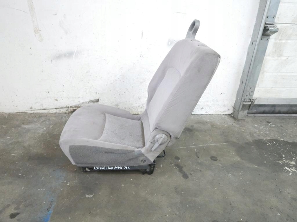 фото №8, Сиденье правый задняя задний nissan almera tino 00-03