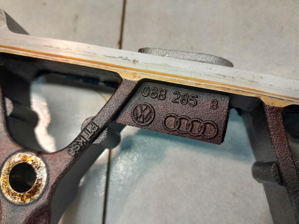 фото №10, Головка цилиндров вал audi a3 8l 1.6 06b103373t