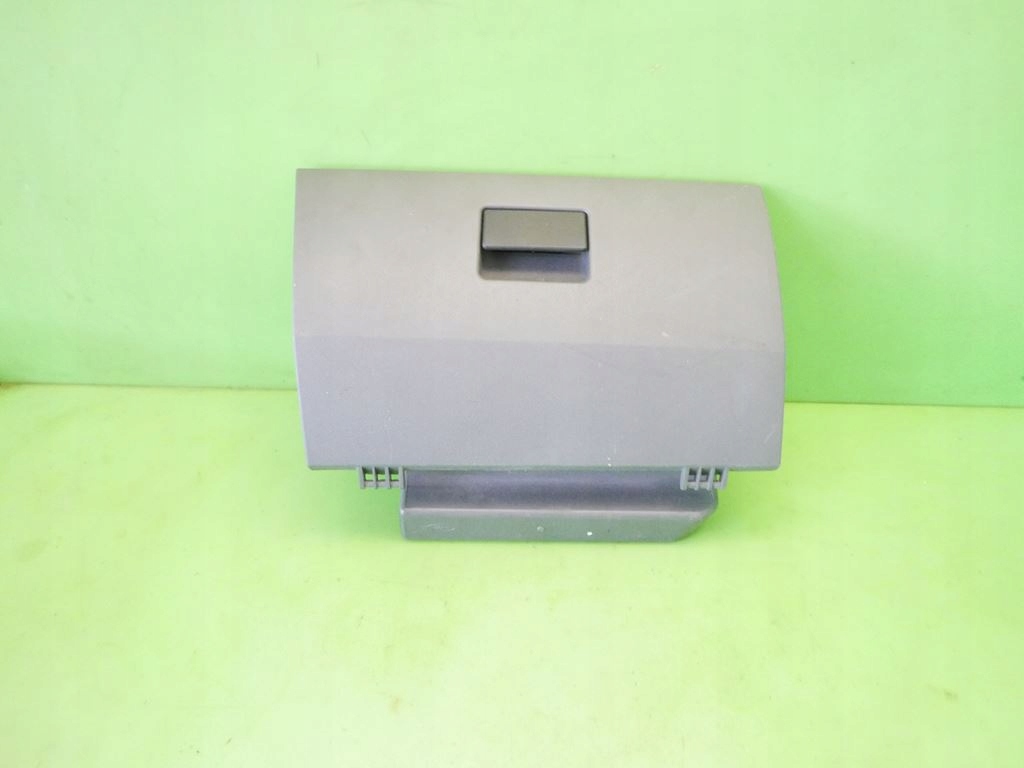 фото №8, Бардачок правий пасажира з панелі ford fiesta mk6 01-