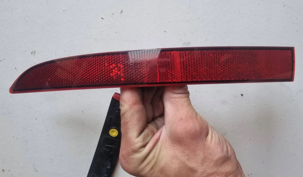 фото №8, Audi a8 d5 відбивач відбивачі бампера задня 4n0945103 4n0945105