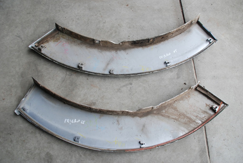 фото №4, 2006- pajero iv молдинг накладка задня p / l