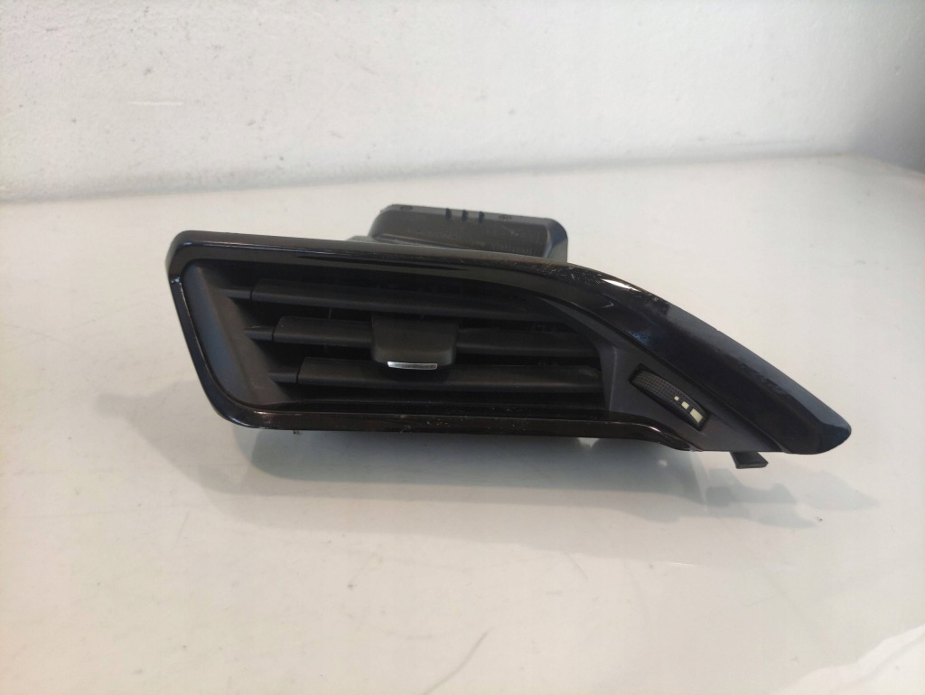 фото №1, Peugept 208 решётка воздуховод левая 9633131777