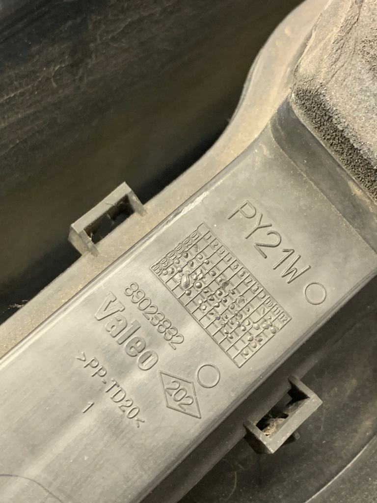 Лампа задняя левая 89023832 renault Оригинал