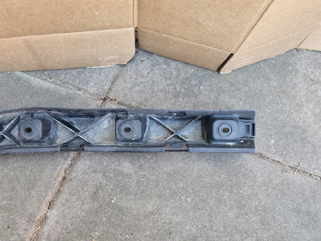 фото №9, Audi a3 8p sportback напрямна лівий задня 8p4807377b