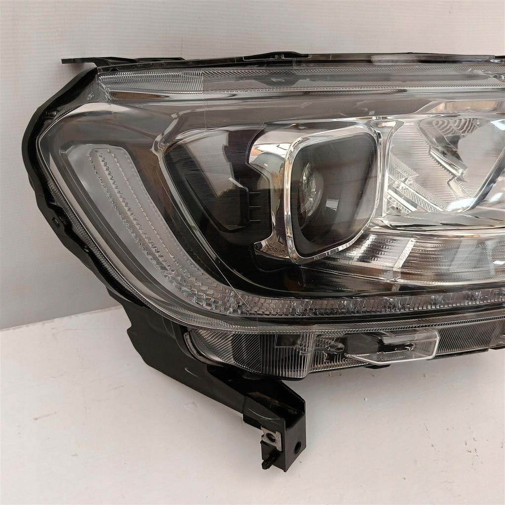 фото №2, Лампа права перед ford ranger led po 2020