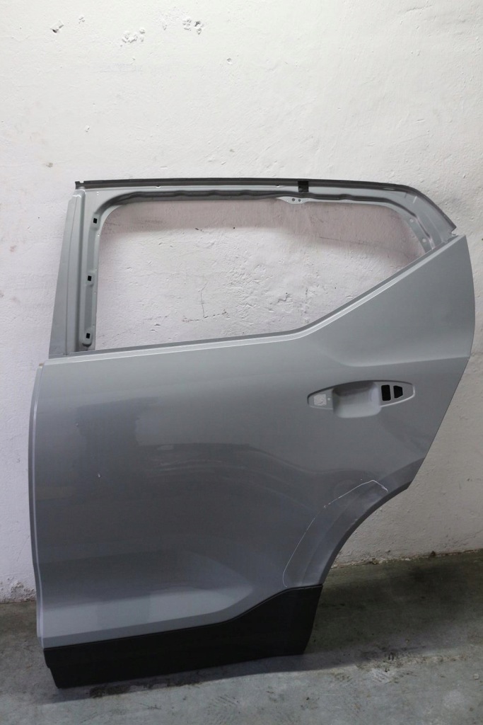 Купить Дверь молдинг левая левая задний volvo xc40 2017-