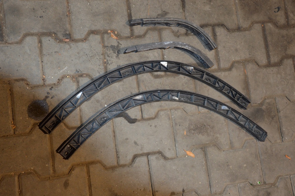 фото №1, Smart forfour направляющие бампера задняя комплект