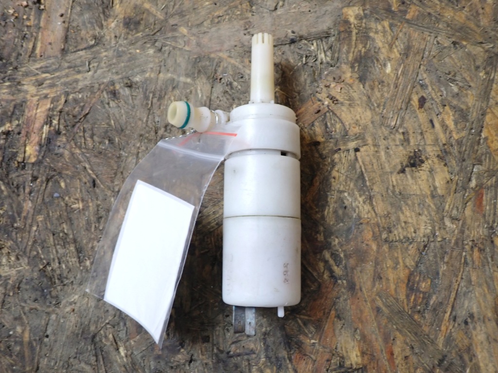 фото №1, Помпа распылителя dodge charger ii gen vi 6745