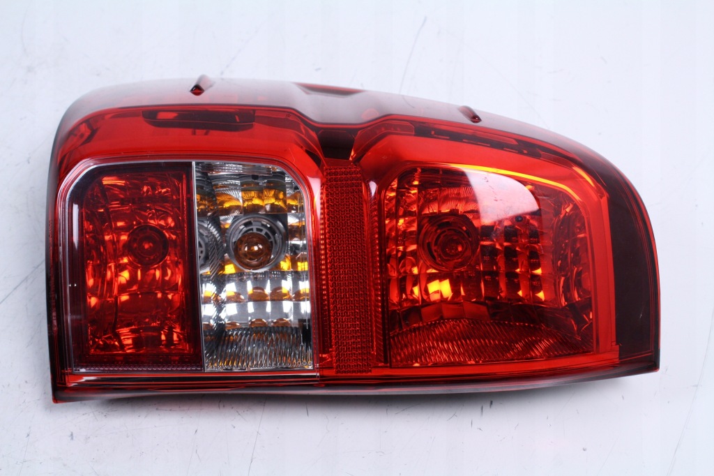Купити Лампа лівий задній toyota hilux 23r. ідеальна