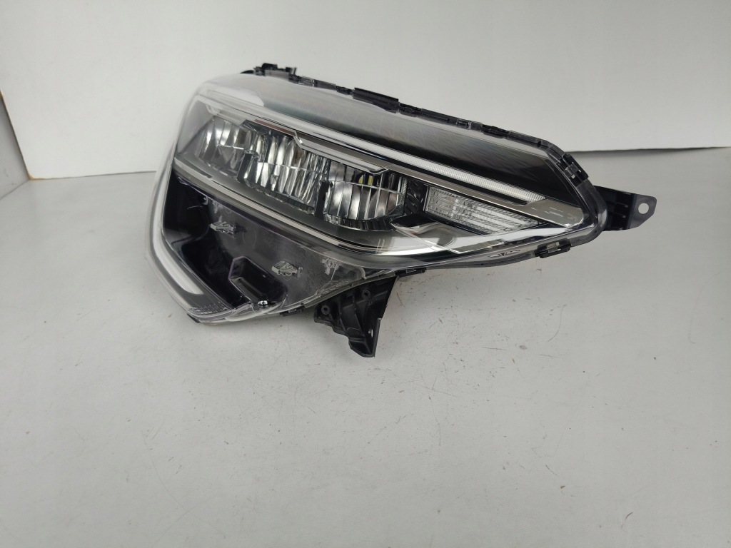 Купить Лампа правая фара renault arkana 21- full led