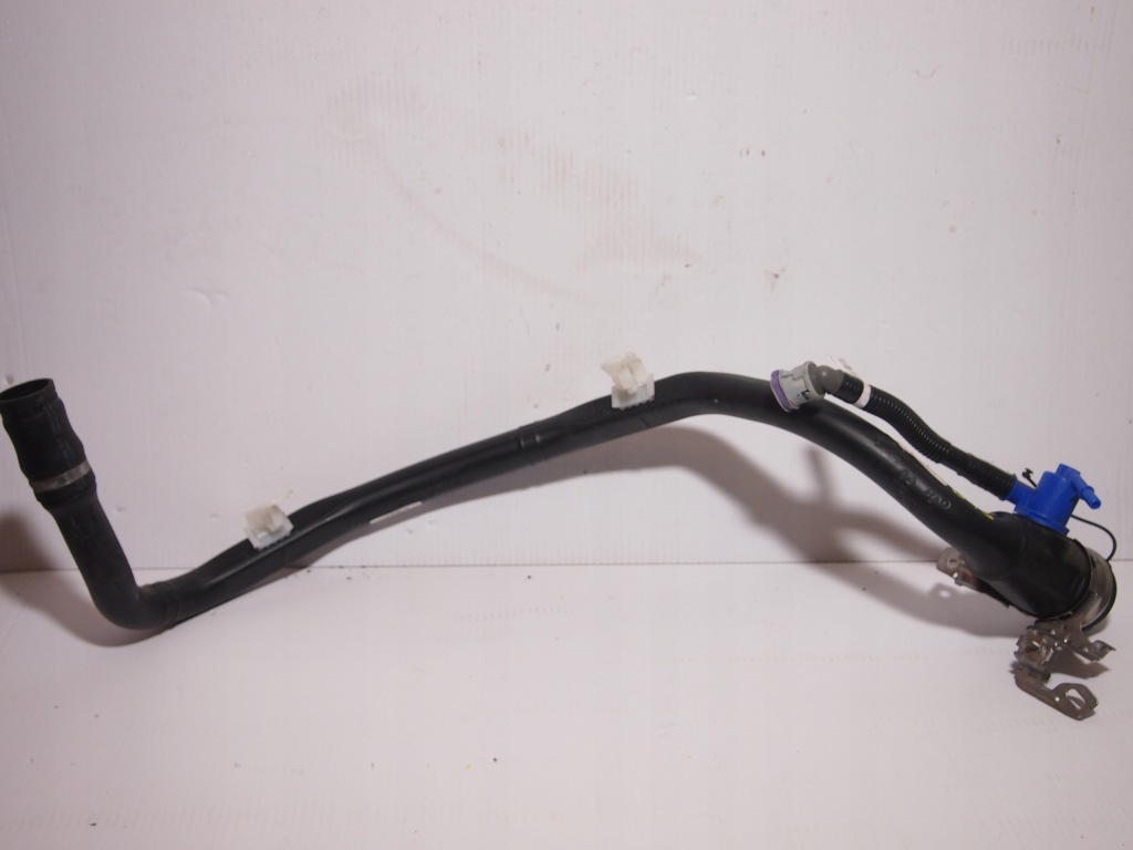 фото №1, Bmw 8 g16 gran coupe заливна горловина пального 7483431