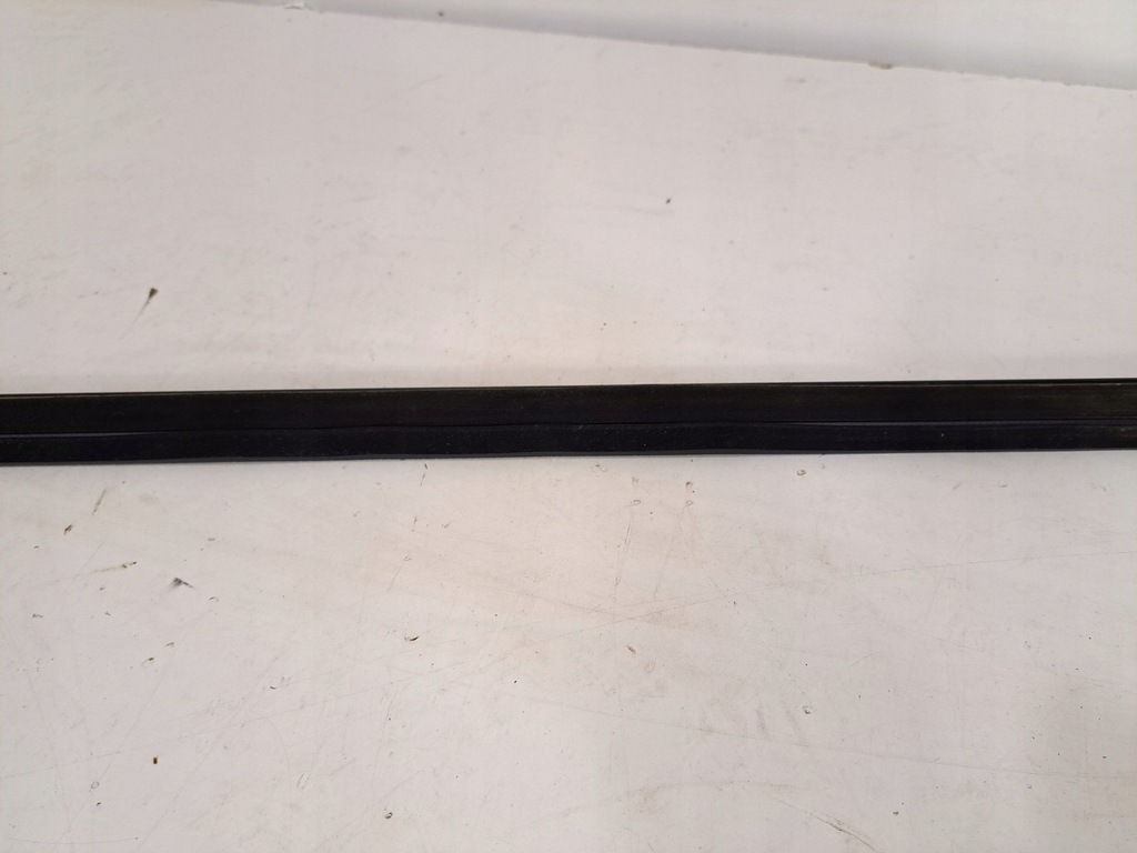 фото №11, Bmw x7 g07 2023 молдинг / прокладка стекло дверь задних