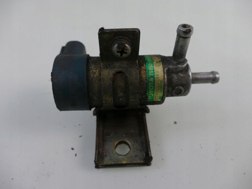 фото №1, Toyota mr2 клапан вакуумa 25860-88381