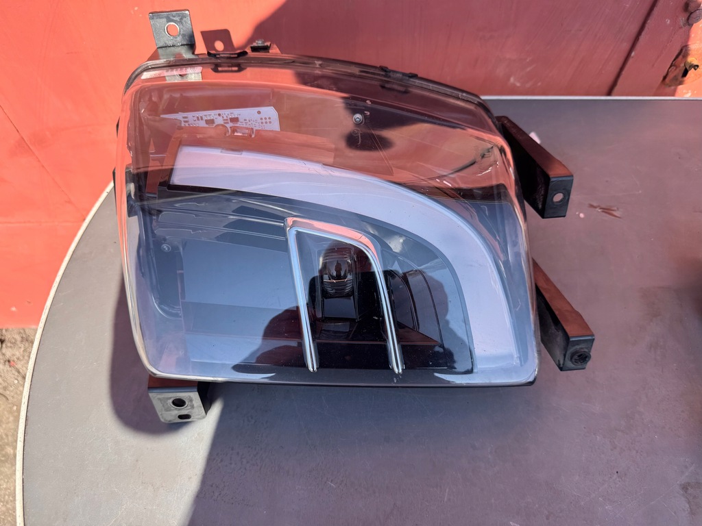 фото №1, Tesla x левый противотуманная фара drl