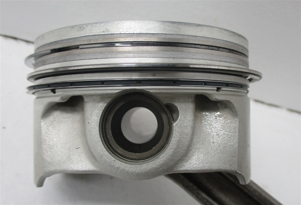 фото №12, Поршень шатун audi rs6 s8 4.0 tfsi ceu 079107066dt