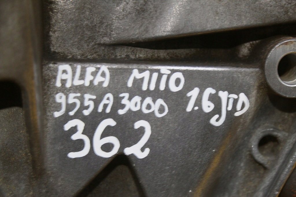 фото №10, Alfa romeo оригинальный номер 55214907 кронштейн компрессора