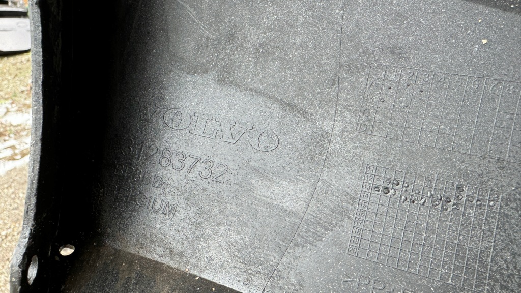 Бампер передний перед volvo v40 2012- 31283732 Оригинал