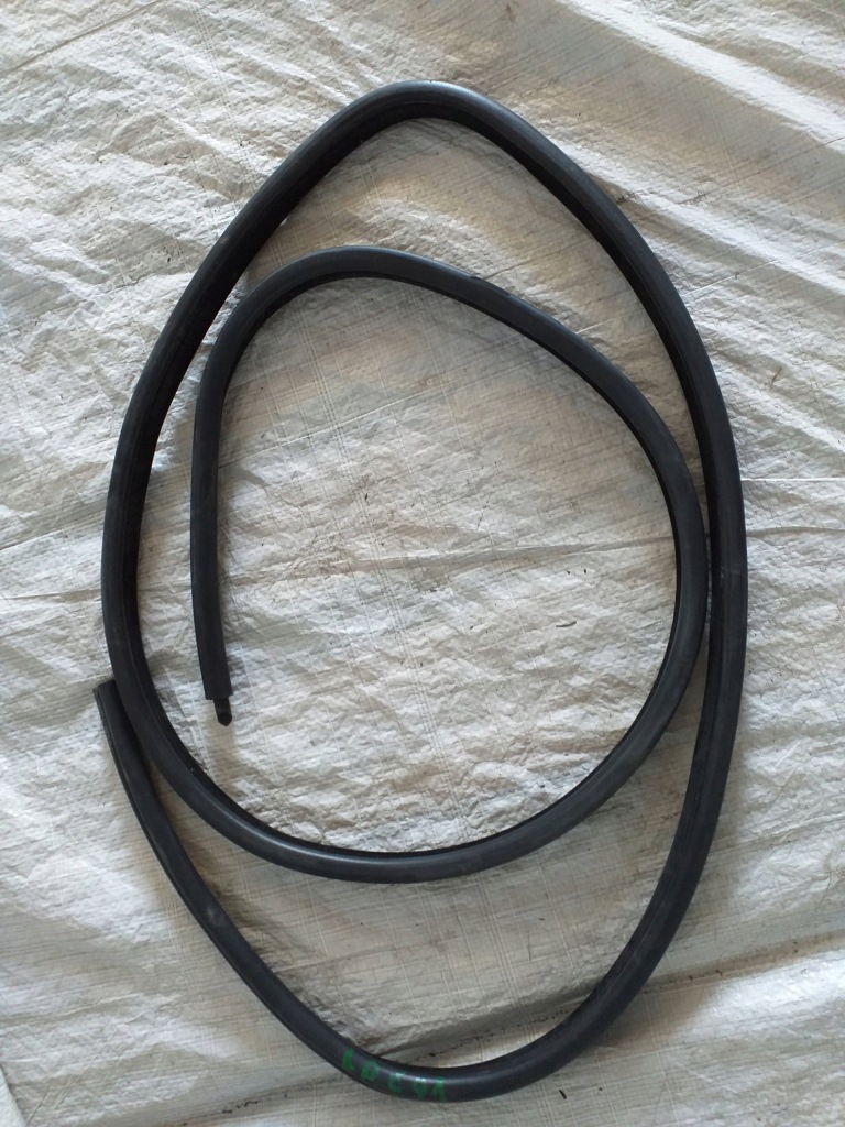 фото №1, Bmw e90 e91 прокладка дверь передних 7060287