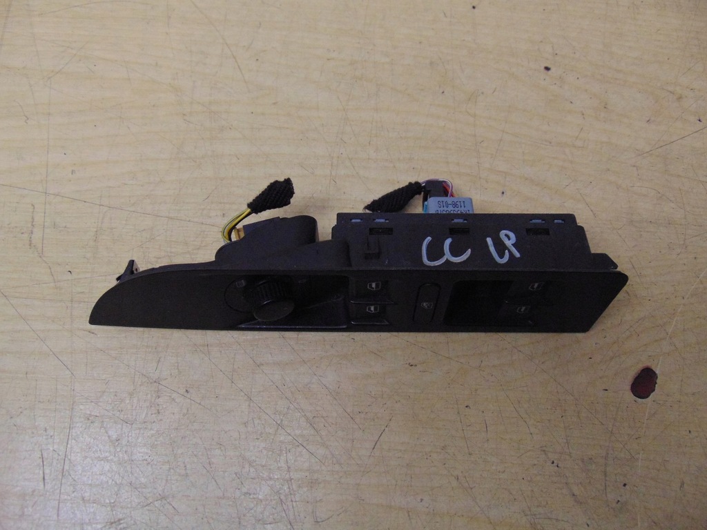 фото №7, Переключатель окон левый перед vw passat cc europa
