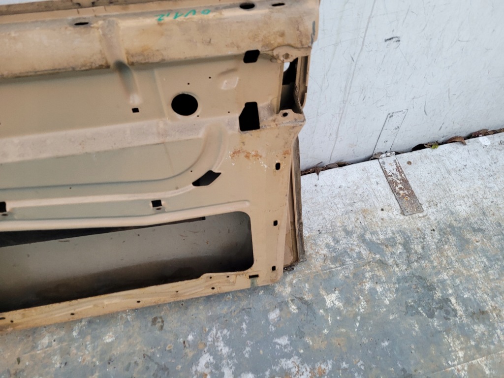 Mercedes w114 w115 двері праве передні перед Оригінал