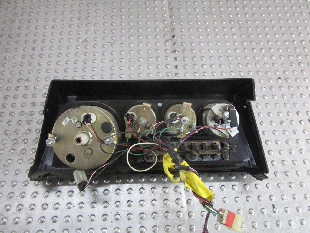 фото №2, Land rover defender 2.5d 2004 счетчик приборы