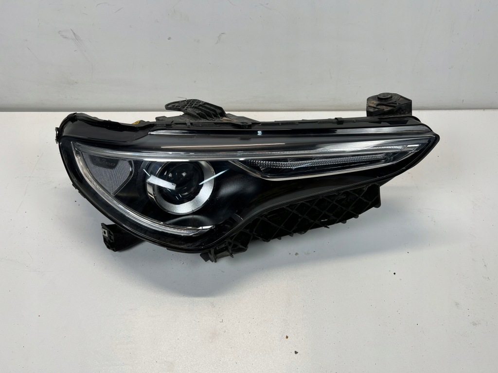 фото №1, Alfa romeo stelvio лампа права перед ксенон led 505529984