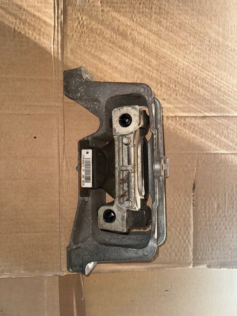 фото №1, Mercedes кронштейн подушка a2462402517